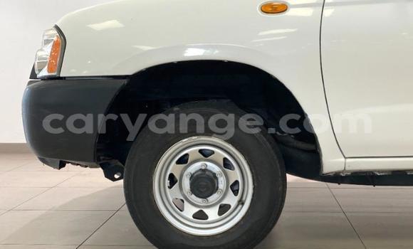 Buy Used Nissan NP 300 White Car in Gobabis in Omaheke Buy Used Nissan NP 300 White Car in Gobabis in Omaheke