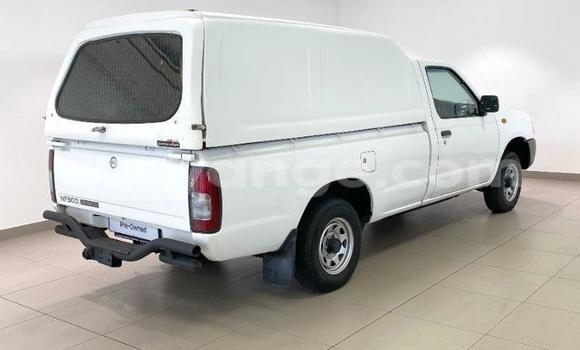 Buy Used Nissan NP 300 White Car in Gobabis in Omaheke Buy Used Nissan NP 300 White Car in Gobabis in Omaheke