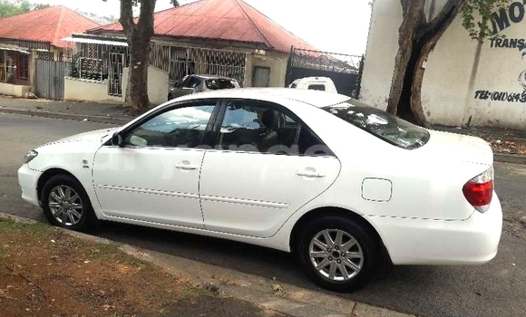Acheter Occasion Voiture Toyota Camry Blanc à Okahandja, Namibie Acheter Occasion Voiture Toyota Camry Blanc à Okahandja, Namibie