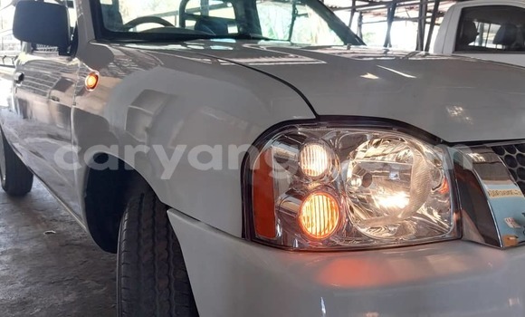 Acheter Occasion Voiture Nissan NP 300 Blanc à Katima Mulilo, Caprivi Acheter Occasion Voiture Nissan NP 300 Blanc à Katima Mulilo, Caprivi