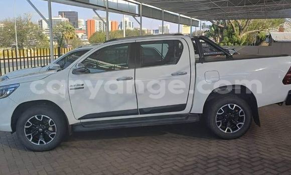 Buy Used Toyota Harrier Other Car in Windhoek in Namibia