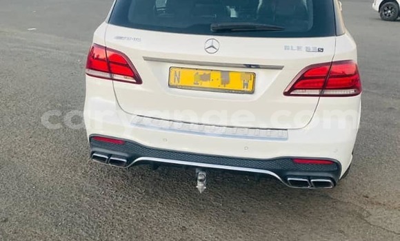 Acheter Occasion Voiture Mercedes-Benz AMG GLC Blanc à Windhoek, Namibie Acheter Occasion Voiture Mercedes-Benz AMG GLC Blanc à Windhoek, Namibie