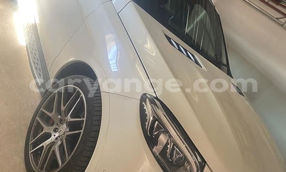 Acheter Occasion Voiture Mercedes-Benz AMG GLC Blanc à Windhoek, Namibie Acheter Occasion Voiture Mercedes-Benz AMG GLC Blanc à Windhoek, Namibie