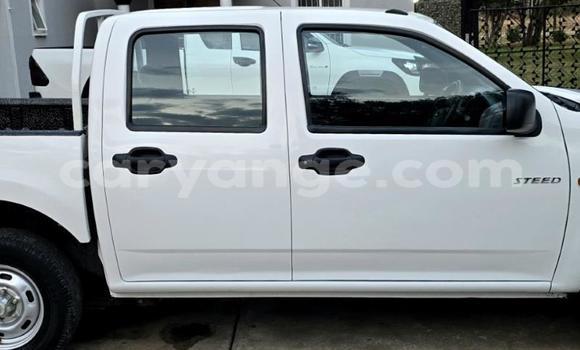 Buy Used GMC Sierra White Car in Gobabis in Omaheke Buy Used GMC Sierra White Car in Gobabis in Omaheke