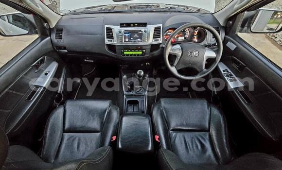 Buy Used Toyota Hilux White Car in Gobabis in Omaheke Buy Used Toyota Hilux White Car in Gobabis in Omaheke