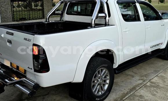 Buy Used Toyota Hilux White Car in Gobabis in Omaheke Buy Used Toyota Hilux White Car in Gobabis in Omaheke