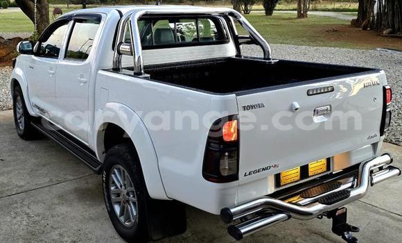 Buy Used Toyota Hilux White Car in Gobabis in Omaheke Buy Used Toyota Hilux White Car in Gobabis in Omaheke