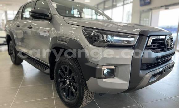 Buy Used Toyota Hilux Silver Car in Gobabis in Omaheke