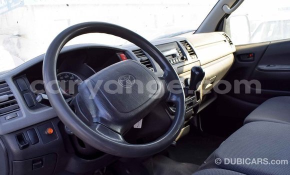 Acheter Import Voiture Toyota Hi Ace Blanc à Import - Dubai, Namibie Acheter Import Voiture Toyota Hi Ace Blanc à Import - Dubai, Namibie