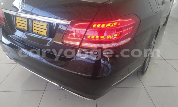 Acheter Occasion Voiture Mercedes-Benz E–Class Autre à Windhoek, Namibie Acheter Occasion Voiture Mercedes-Benz E–Class Autre à Windhoek, Namibie