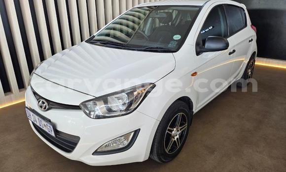 Acheter Occasion Voiture Hyundai I20 Blanc à Gobabis, Omaheke Acheter Occasion Voiture Hyundai I20 Blanc à Gobabis, Omaheke