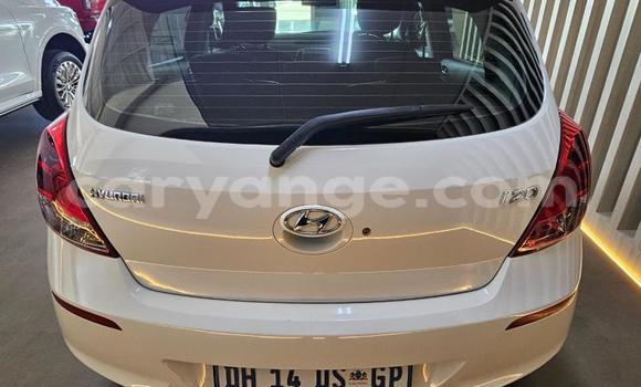 Acheter Occasion Voiture Hyundai I20 Blanc à Gobabis, Omaheke Acheter Occasion Voiture Hyundai I20 Blanc à Gobabis, Omaheke