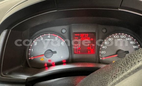 Acheter Occasion Voiture Isuzu KB Bleu à Windhoek, Namibie Acheter Occasion Voiture Isuzu KB Bleu à Windhoek, Namibie