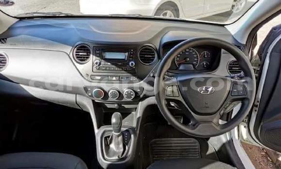 Buy Used Hyundai i10 Red Car in Windhoek in Namibia Buy Used Hyundai i10 Red Car in Windhoek in Namibia