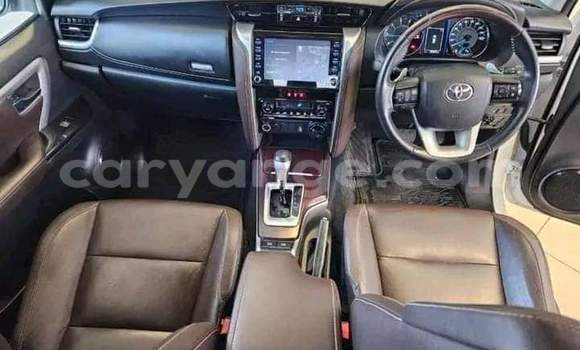 Buy Used Toyota Fortuner White Car in Gobabis in Omaheke Buy Used Toyota Fortuner White Car in Gobabis in Omaheke