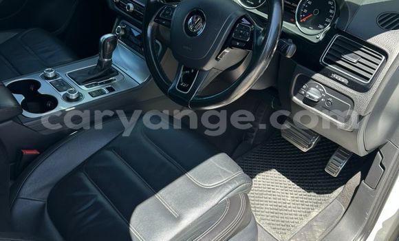 Acheter Occasion Voiture Volkswagen Touareg Blanc à Windhoek, Namibie Acheter Occasion Voiture Volkswagen Touareg Blanc à Windhoek, Namibie