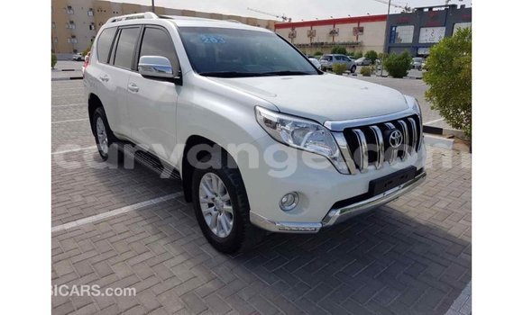 Acheter Import Voiture Toyota Prado Blanc à Import - Dubai, Namibie Acheter Import Voiture Toyota Prado Blanc à Import - Dubai, Namibie