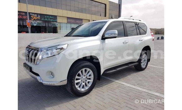 Acheter Import Voiture Toyota Prado Blanc à Import - Dubai, Namibie Acheter Import Voiture Toyota Prado Blanc à Import - Dubai, Namibie