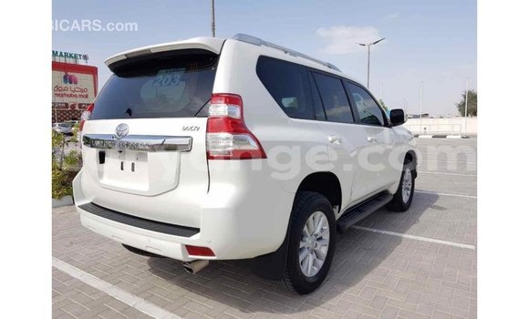 Acheter Import Voiture Toyota Prado Blanc à Import - Dubai, Namibie Acheter Import Voiture Toyota Prado Blanc à Import - Dubai, Namibie