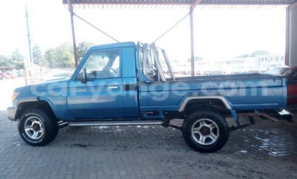 Buy Used Toyota Land Cruiser Blue Car in Windhoek in Namibia Buy Used Toyota Land Cruiser Blue Car in Windhoek in Namibia