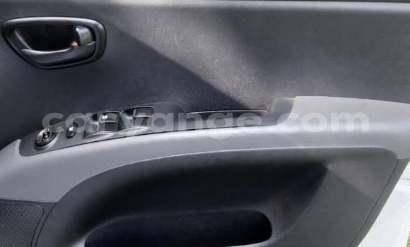 Buy Used Hyundai i10 White Car in Gobabis in Omaheke Buy Used Hyundai i10 White Car in Gobabis in Omaheke