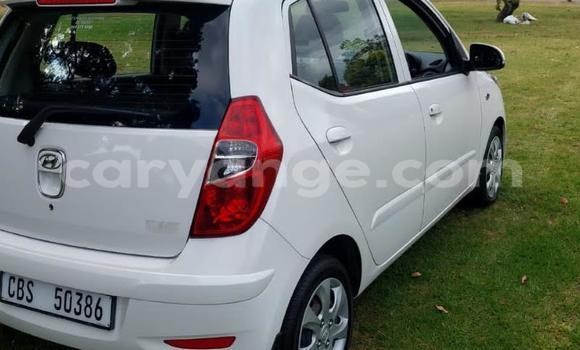Buy Used Hyundai i10 White Car in Gobabis in Omaheke Buy Used Hyundai i10 White Car in Gobabis in Omaheke