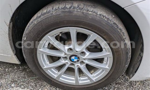 Acheter Occasion Voiture BMW 3–Series Blanc à Windhoek, Namibie Acheter Occasion Voiture BMW 3–Series Blanc à Windhoek, Namibie