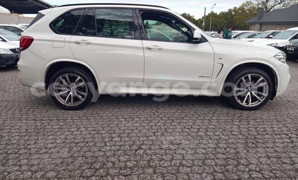Acheter Occasion Voiture BMW X5 Blanc à Gobabis, Omaheke Acheter Occasion Voiture BMW X5 Blanc à Gobabis, Omaheke