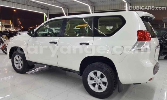 Acheter Import Voiture Toyota Prado Blanc à Import - Dubai, Namibie Acheter Import Voiture Toyota Prado Blanc à Import - Dubai, Namibie