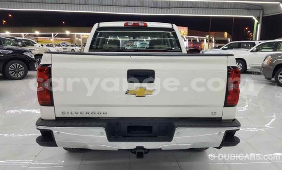 Acheter Import Voiture Chevrolet Silverado Blanc à Import - Dubai, Namibie Acheter Import Voiture Chevrolet Silverado Blanc à Import - Dubai, Namibie