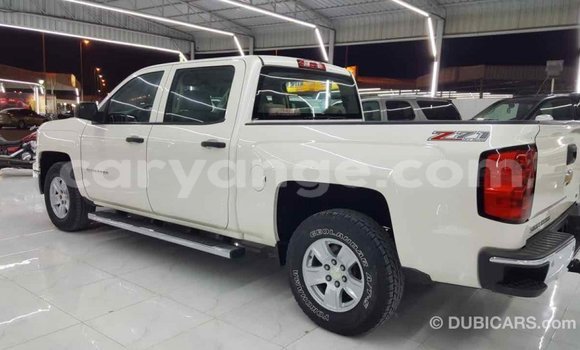 Acheter Import Voiture Chevrolet Silverado Blanc à Import - Dubai, Namibie Acheter Import Voiture Chevrolet Silverado Blanc à Import - Dubai, Namibie