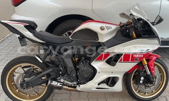 Buy Used Yamaha YZF White Bike in Windhoek in Namibia