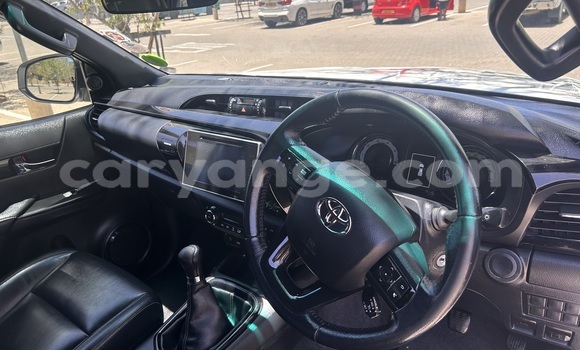 Acheter Occasion Voiture Toyota Hilux Blanc à Windhoek, Namibie Acheter Occasion Voiture Toyota Hilux Blanc à Windhoek, Namibie