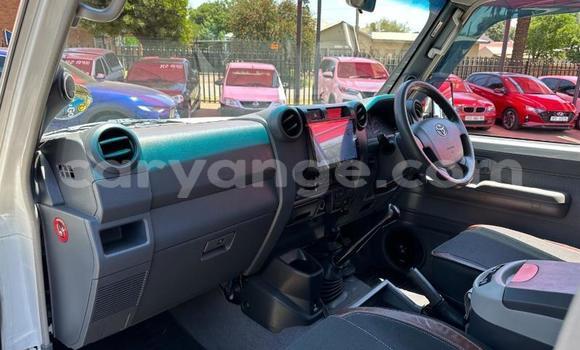 Buy Used Toyota Land Cruiser White Car in Windhoek in Namibia Buy Used Toyota Land Cruiser White Car in Windhoek in Namibia
