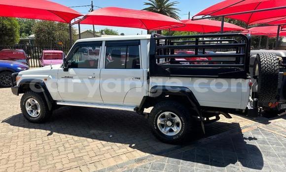 Buy Used Toyota Land Cruiser White Car in Windhoek in Namibia Buy Used Toyota Land Cruiser White Car in Windhoek in Namibia