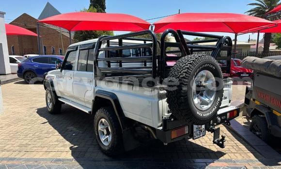 Buy Used Toyota Land Cruiser White Car in Windhoek in Namibia Buy Used Toyota Land Cruiser White Car in Windhoek in Namibia