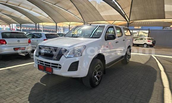 Buy Used Isuzu D–MAX White Car in Grootfontein in Namibia Buy Used Isuzu D–MAX White Car in Grootfontein in Namibia