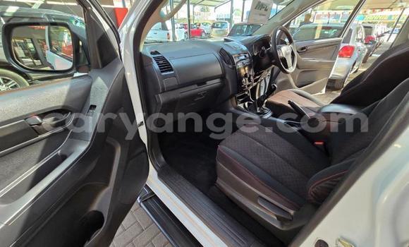 Buy Used Isuzu D–MAX White Car in Grootfontein in Namibia Buy Used Isuzu D–MAX White Car in Grootfontein in Namibia