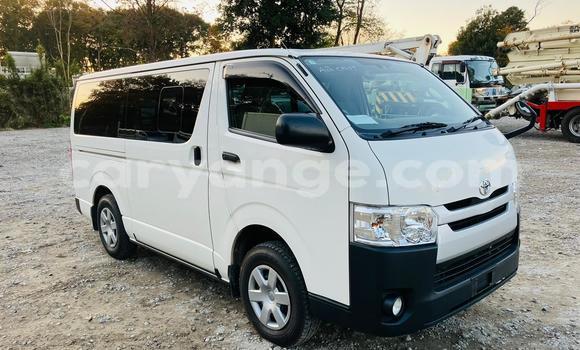 Buy Used Toyota Hi Ace White Car in Windhoek in Namibia Buy Used Toyota Hi Ace White Car in Windhoek in Namibia