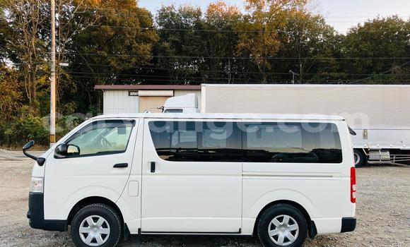 Buy Used Toyota Hi Ace White Car in Windhoek in Namibia Buy Used Toyota Hi Ace White Car in Windhoek in Namibia
