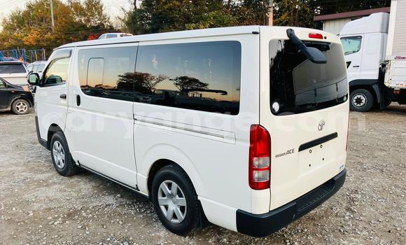 Buy Used Toyota Hi Ace White Car in Windhoek in Namibia Buy Used Toyota Hi Ace White Car in Windhoek in Namibia