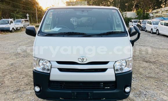 Buy Used Toyota Hi Ace White Car in Windhoek in Namibia Buy Used Toyota Hi Ace White Car in Windhoek in Namibia
