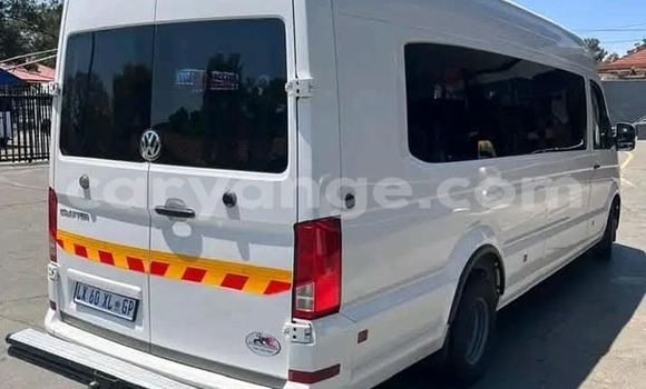 Buy Used Volkswagen Caravelle White Car in Windhoek in Namibia Buy Used Volkswagen Caravelle White Car in Windhoek in Namibia