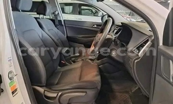 Acheter Occasion Voiture Hyundai Tucson Blanc à Windhoek, Namibie Acheter Occasion Voiture Hyundai Tucson Blanc à Windhoek, Namibie