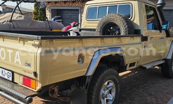 Buy Used Toyota Land Cruiser Beige Car in Windhoek in Namibia Buy Used Toyota Land Cruiser Beige Car in Windhoek in Namibia