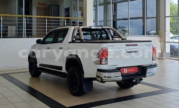 Buy Used Toyota Hilux White Car in Windhoek in Namibia Buy Used Toyota Hilux White Car in Windhoek in Namibia