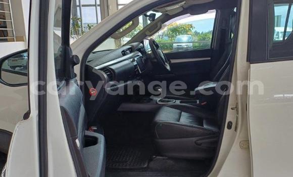 Buy Used Toyota Hilux White Car in Windhoek in Namibia Buy Used Toyota Hilux White Car in Windhoek in Namibia