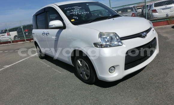 Buy Used Toyota Sienta White Car in Windhoek in Namibia