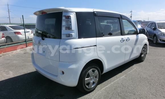 Buy Used Toyota Sienta White Car in Windhoek in Namibia Buy Used Toyota Sienta White Car in Windhoek in Namibia
