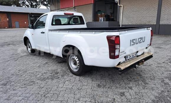 Buy Used Isuzu D–MAX White Car in Windhoek in Namibia Buy Used Isuzu D–MAX White Car in Windhoek in Namibia